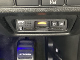 ハンドルの右下にETCがついています。高速道路の料金所の通過も楽々です!。 カードの取り出しもしやすい場所についています。