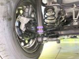 お車を安心してお乗りいただく為には、足回りの定期点検が欠かせません。サービスサポート(有償保証)では無料点検もご提供しており、安心のカーライフをお過ごしいただけるサポート体制が整っています。