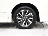 タイヤサイズは(195/60R16)で純正アルミホイールです。