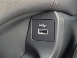 運転席側のUSB入力