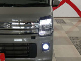 暗い夜道も照らしてくれるライト☆LED・HID・ハロゲンなのかこちらもチェックポイントです☆