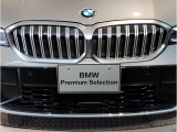 【キドニーグリル】BMWは約90年もの間、ほぼ全ての車両にひと目でBMWだと分かるこの特徴的なフロントグリルが備えられ、デザイン・アイコンとして親しまれてきました。