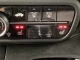 運転席と助手席にシートヒーターが付いています☆寒い時期に腰周りを温めてくれるので体全体が温まりやすいのは勿論、暖房と違い顔に風が当たらないので、乾燥肌やドライアイの方でも大丈夫☆