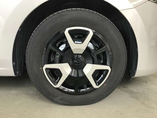 マツダ MAZDA2 1.5 15BD の中古車詳細 (11,000km, プラチナクォーツM