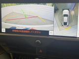 【パノラミックビューモニター】専用のカメラにより、上から見下ろしたような視点で360度クルマの周囲を確認することができます☆死角部分も確認しやすく、狭い場所での切り返しや駐車もスムーズに行えます。