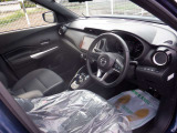 展示車両は厳正な車両チェックを実施しております。もちろん全車室内クリーニング済みになっております。(トラック等一部車種は除きます)