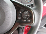 Hondaセンシングの機能のひとつ、アダプティブクルーズコントロール付!アクセルから足を離しても設定したスピードと前車との車間を保ち走行してくれます!車線維持もアシスト☆高速道路で疲労軽減ですね☆