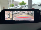 【360&deg;ビューモニター】専用のカメラにより、上から見下ろしたような視点で360度クルマの周囲を確認することができます☆死角部分も確認しやすく、狭い場所での切り返しや駐車もスムーズに行えます。