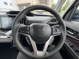 個性豊かなスタッフがお客様のご来店をお待ちしております。 女性の方、車に詳しくない方にも愛車選びをしっかりとサポート致します!!
