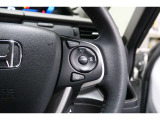 Hondaセンシングの機能のひとつ、アダプティブクルーズコントロール付!アクセルから足を離しても設定したスピードと前車との車間を保ち走行してくれます!車線維持もアシスト☆高速道路で疲労軽減ですね☆