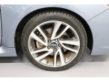 タイヤホイールは純正18インチアルミホイール、サイズは225/45R18を装着です!