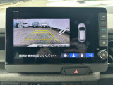バックカメラも付いています! 運転が不慣れな方でも安心して駐車が可能です!