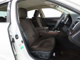 長時間の運転でも疲れにくいシートです。