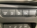 運転席脇のクラスタースイッチ部分にはパーキングセンサーOFF、各種警報のミュートスイッチ、その他走行系スイッチを集中配置しております。