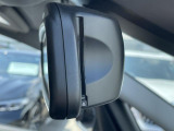 【ルームミラー一体型ETC】BMWといえばルームミラー一体型のETC。ドライバーから差し込めるかたちになっておりますので、差し忘れの際も慌てずにご利用いただけます。