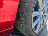 【タイヤの溝もしっかりとございます】車の状態や気になることがございましたらお気軽にお問い合わせくださいませ。