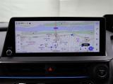 【ディスプレイオーディオ(コネクティッドナビ対応)Plus】通信型のコネクティッドナビに加え車載ナビも搭載しています。コネクティッドナビはご契約を頂くとR10年7月31日まで無料でご利用いただけます。