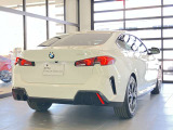 BMWのメカニックによる、100項目の納車前点検エンジン、ミッション、マフラー、電気系統やコンピュータなどを詳細に点検します。交換基準の部品があれば、純正部品を使用し整備した後にお客様にお渡しします。