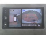 【アラウンドビューモニター】専用のカメラにより、上から見下ろしたような視点で360度クルマの周囲を確認することができます☆死角部分も確認しやすく、切り返しや駐車も安心して行えます。