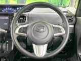 インテリアに合わせたデザインのステアリングは、運転される方のことも考え、運転しやすい形状、大きさです。是非一度、実際に触ってお確かめください。