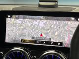 ●純正ナビ:一体感のあるナビは、高級感ある車内を演出してくれます。オーディオ機能も充実しておりますので、運転もより楽しめます♪