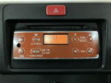 ダイハツ純正、AUX端子付CDステレオが装備しております。好きな音楽をお楽しみになりながらお出かけください。また、バージョンアップしてオプションでナビ装着も可能ですよ♪