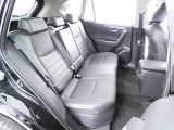 ゆとりある広々とした車内空間は、ドライブを始め買い物やレジャーなど、幅広く活躍します。一人でもみんなとでもお出かけを楽しみましょう!
