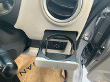 運転席・助手席にドリンクホルダーが付いてとっても便利です。