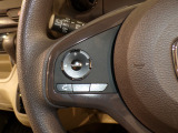 【ステアリングリモコン】ステアリングにオーディオ調節可能なスイッチが装備されていますので運転中でも視線をそらさずにオーディオの調節が可能です!