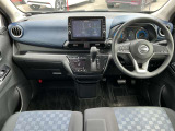 インパネ全体は写真の通りです!広々の運転席!運転席周りのボタンも操作しやすいです!写真で見切れている部分で見たい箇所があればお気軽にお問い合わせください!!