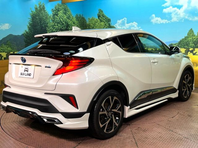 トヨタ C-HR G の中古車詳細 (66,990km, ホワイトパールクリスタル