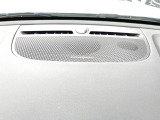 【harman kardon】ハーマンカードンのHi-Fiスペシャリストと共に、モデル別に開発・設計された専用チューニングが臨場感溢れる音響空間を実現しています。