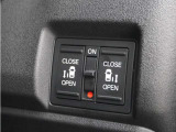 ◆両側電動スライドドア◆狭い駐車場でも乗り降りが楽々♪お子様が隣の車にドアを当ててしまう心配もございません!小さなお子様連れの方もこれで安心。