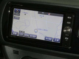 【7インチ純正ナビ】純正ナビを装備。タッチパネル式で使いやすく、詳細地図により目的地をピンポイントで設定できます。初めての道でも迷いにくく、ロングドライブも快適ですよ♪