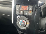 【オートエアコン】一度お好みの温度に設定すれば、車内の温度を検知し風量や温度を自動で調整。暑い&hellip;寒い&hellip;と何度もスイッチ操作をする必要はありません。快適な車内空間には必須の機能ですね♪