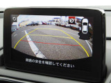 駐車時の後方確認も安心。オプションのバックカメラ付き。