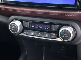 使い勝手のよい、オートエアコンが付いています。