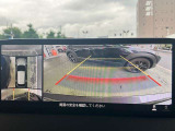 360&deg;ビューモニターでは、両サイドとフロント、バックカメラの合成で、あたかも上空から見下ろした様に周囲を確認して頂けます。駐車場だけでなく、T字路等でも活躍のアイテムです!
