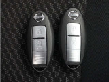 ◆スマートキー◆カギをバッグやポケットに入れたままでもドアロックの開閉ができる『スマートキー』付き!雨天や暗くなってもカギを取り出す必要がなくドアの開錠&エンジンも始動できます