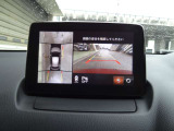 360&deg;ビューモニターでは前後左右4つのカメラ映像をさまざまな走行状況に応じて切り替えてセンターディスプレイに表示することで、駐車時や狭い道でのすれ違い時、見通しの悪い交差点進入時でも安心感を高めます