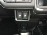 運転席と助手席のシートはヒーター付き。