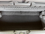フレキシブルボードを開けることで高さのある荷物も載せることができます。