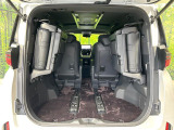 普段のお買い物や通勤、送迎等に十分な荷室スペースを確保しております。セカンドシートを倒すと、大きな荷物の積載も可能です♪