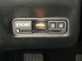 ハンドルの左下にETC2.0がついています。高速道路の料金所の通過も楽々です!。 カードの取り出しもしやすい場所についています。
