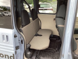 乗車人数や荷物の量、車内での過ごし方に合わせて、シートのレイアウトを変更できます。