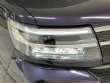 【LEDヘッドライト】現代の主流のライト。明るい光が瞬時に立ち上がり、必要な場所を均一に照らします。寿命も長く省エネで、スタイリッシュなデザインです♪