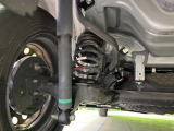 お車を安心してお乗りいただく為には、足回りの定期点検が欠かせません。サービスサポート(有償保証)では無料点検もご提供しており、安心のカーライフをお過ごしいただけるサポート体制が整っています。