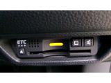 ETC付。高速道路の料金所はキャッシュレスで通過です。サービスエリア等にあるスマートインターの出入りも利用可能でとっても便利。ご納車後すぐにお使い頂けるようセットアップしてのお渡しとなります。
