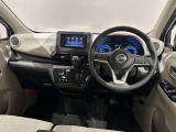 室内が明るく、運転がしやすいナチュラルベージュ内装となっております。