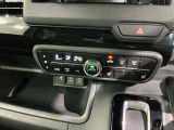 フロント両席にはシートヒーターが付いています!寒い日に便利な装備ですね。